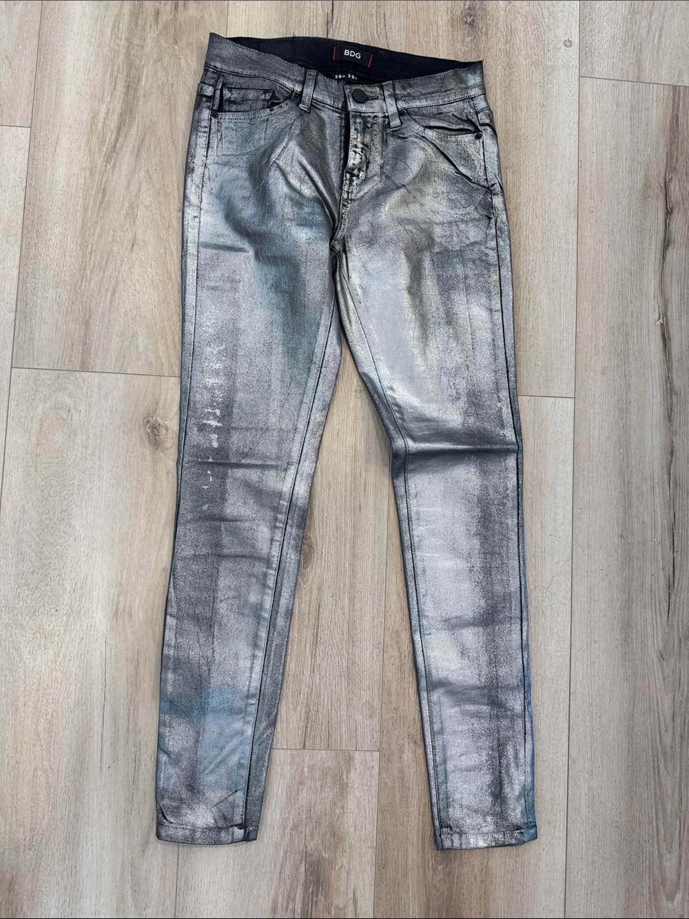 BDG Women's Silver Metallic Skinny Jeans 26x29
